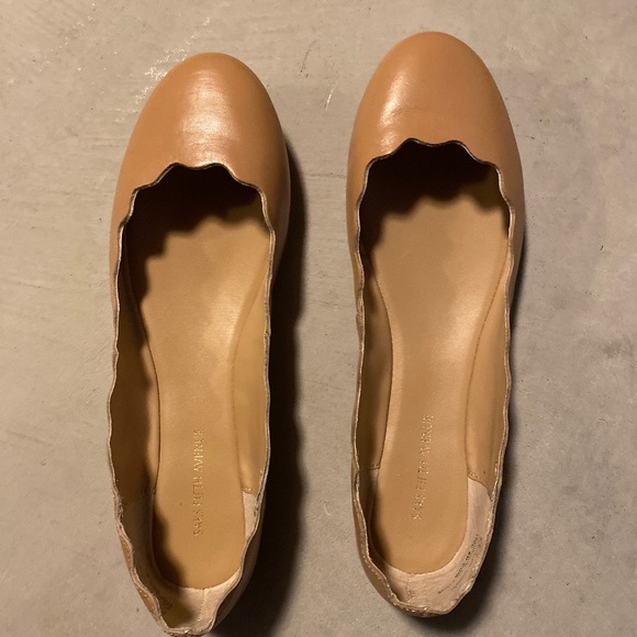 NEW Saks Fifth Avenue Iza Scallop Edge in tan - Picture 1 of 3